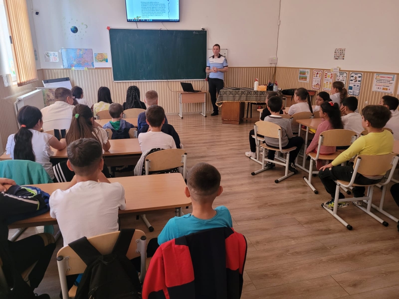 Siguranța elevilor, o prioritate a polițiștilor