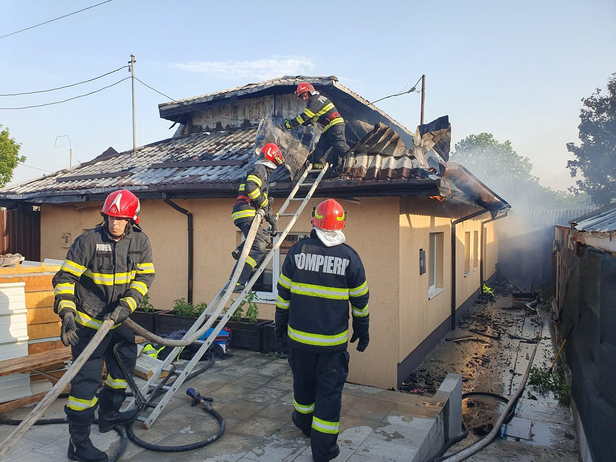 Incendiu de locuinţă pe Varianta Nord