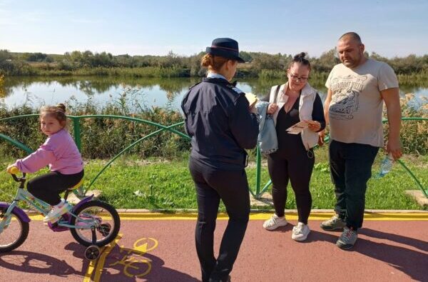 Pompierii militari călărășeni au desfăşurat activități de informare preventivă în parcuri și la locurile de joacă
