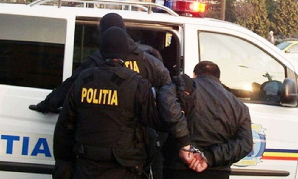 Reținuți de polițiști pentru lovire sau alte violențe