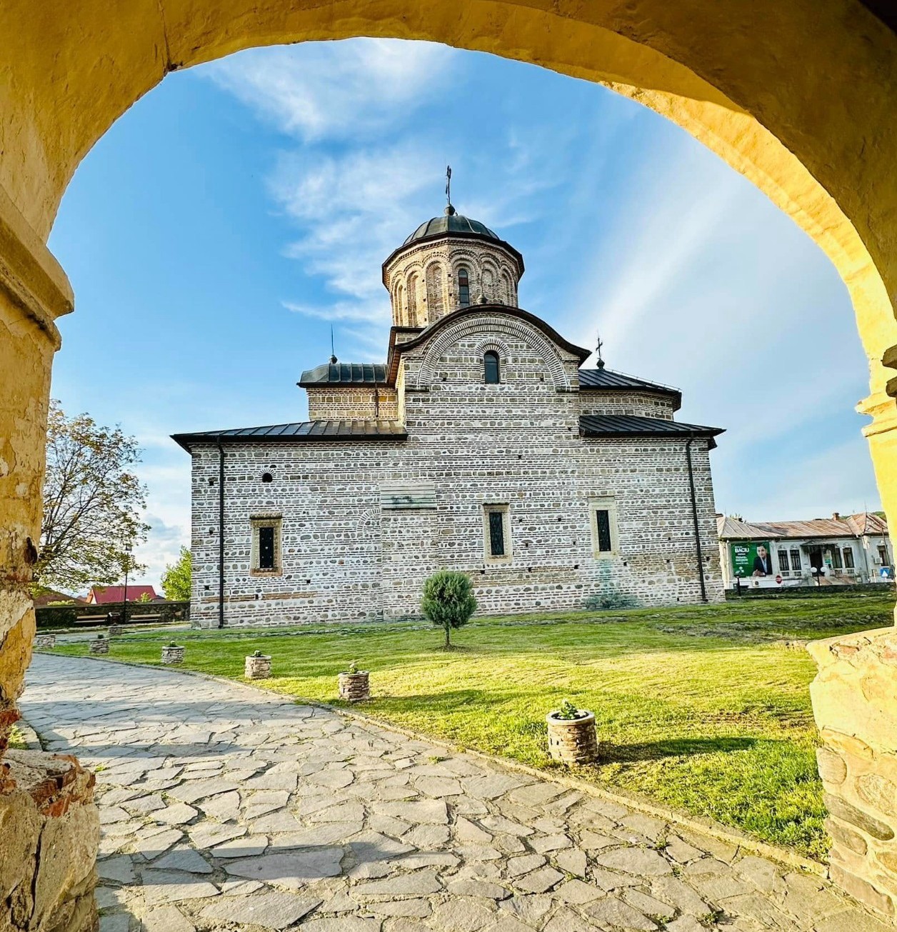FONDURI EUROPENE PENTRU RESTAURAREA BISERICII DOMNEȘTI DIN CURTEA DE ARGEȘ