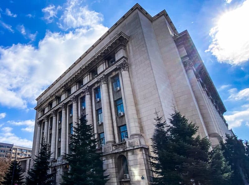 Schimbări Majore în Guvern: Ministerul Muncii Se Reorganizează prin Fuziune cu Ministerul Familiei, Tineretului și Egalității de Șanse