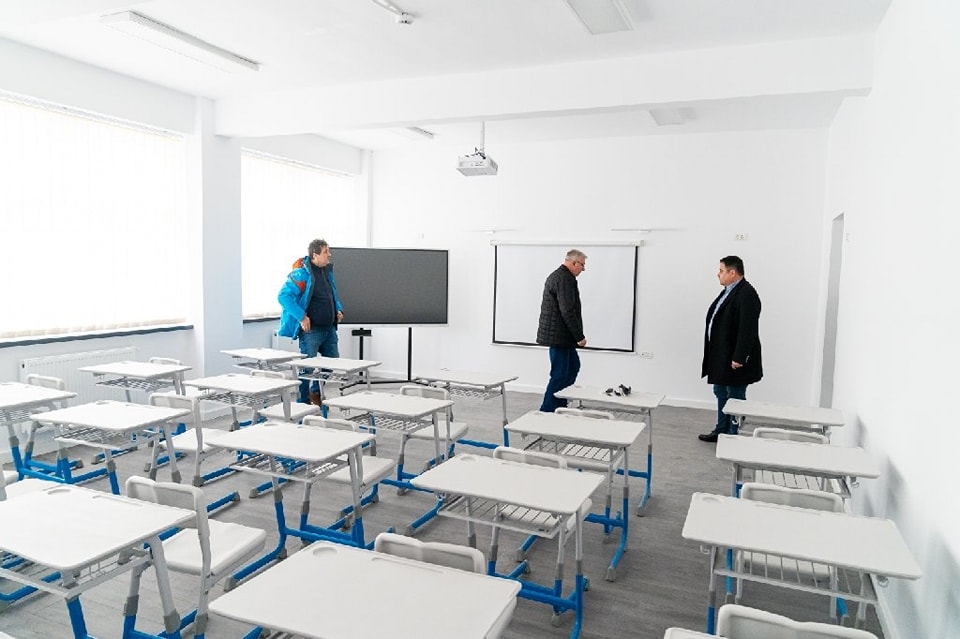 Vești bune pentru elevii din Oltenița: Școala Gimnazială ”Alexandru Vlahuță” se redeschide, iar lucrările de modernizare continuă la Școala „Lucian Pavel”